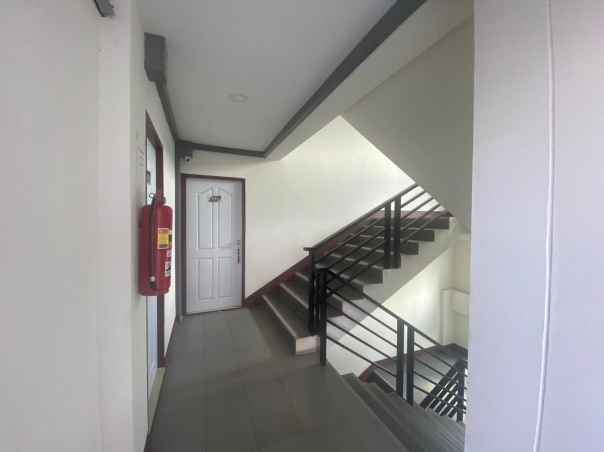 Oyo 1135 Triple A Residence Чиангмай Экстерьер фото