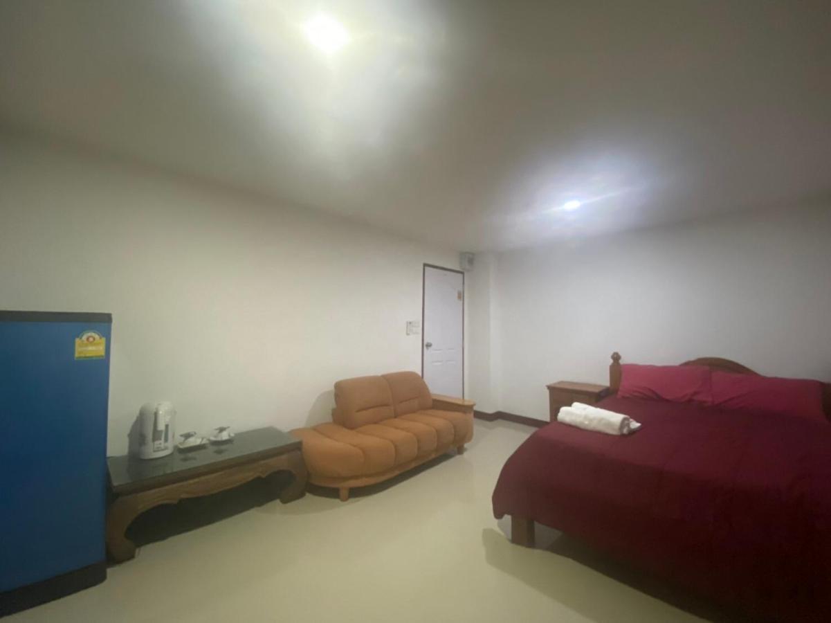 Oyo 1135 Triple A Residence Чиангмай Экстерьер фото