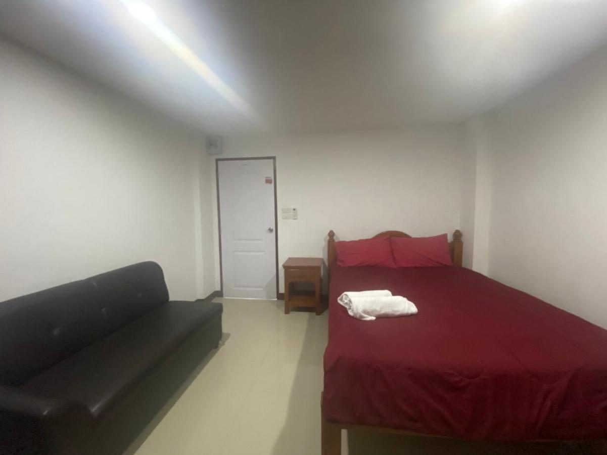Oyo 1135 Triple A Residence Чиангмай Экстерьер фото