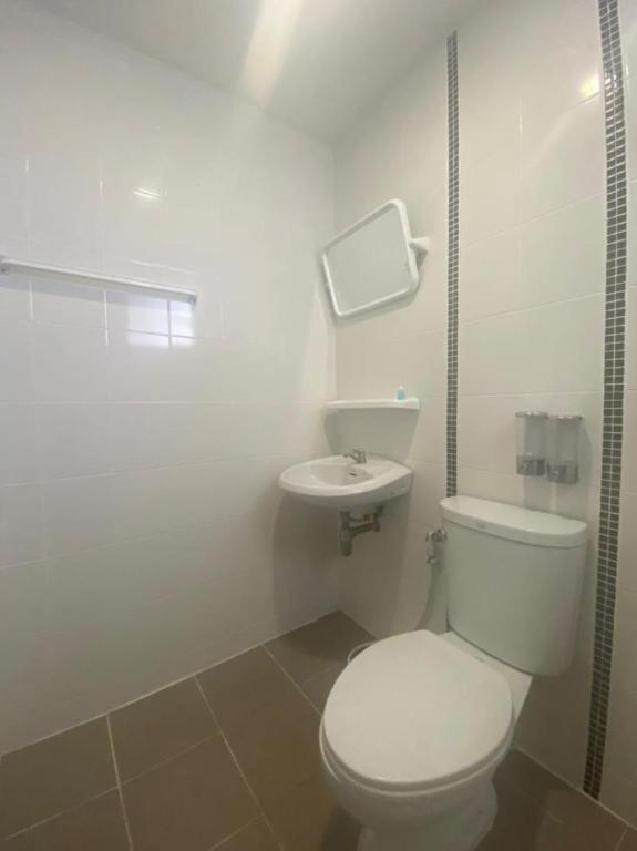 Oyo 1135 Triple A Residence Чиангмай Экстерьер фото