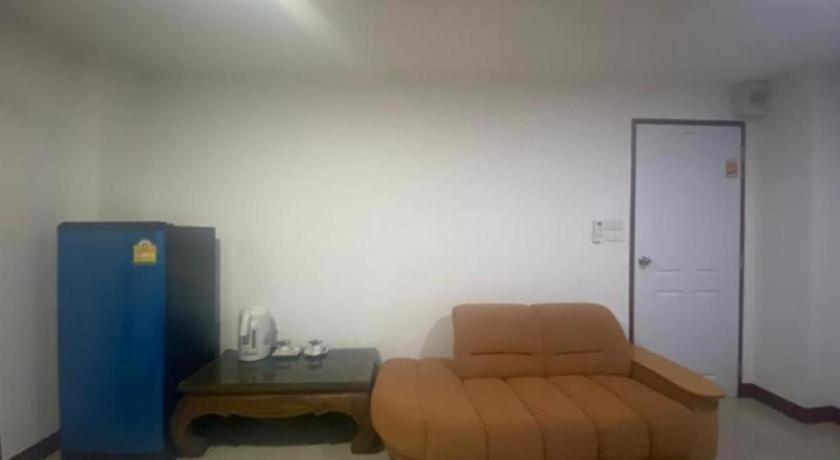 Oyo 1135 Triple A Residence Чиангмай Экстерьер фото